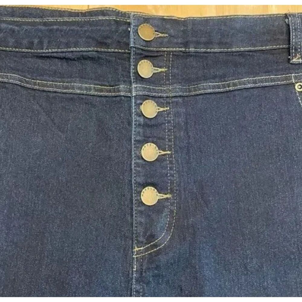 MODCLOTH Stretchy Dark Denim Plus Sz 26 Button Fly Cuffed Blue Jean Shorts - Picture 2 of 5
